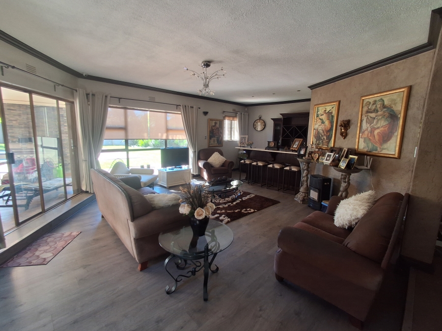 3 Bedroom Property for Sale in Jim Fouchepark Free State